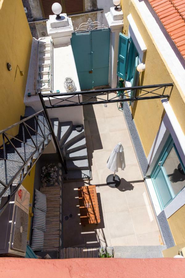 Casa Stefanis - *
